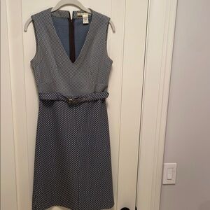 Diane Von Furstenberg Black and Blue V-Neck Sheath Midi Dress